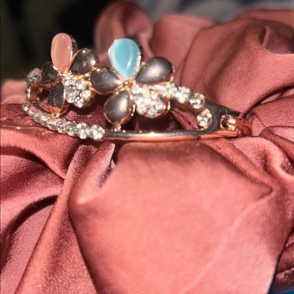 Gold-Tone Floral Crystal Bracelet - Picture 6 of 6